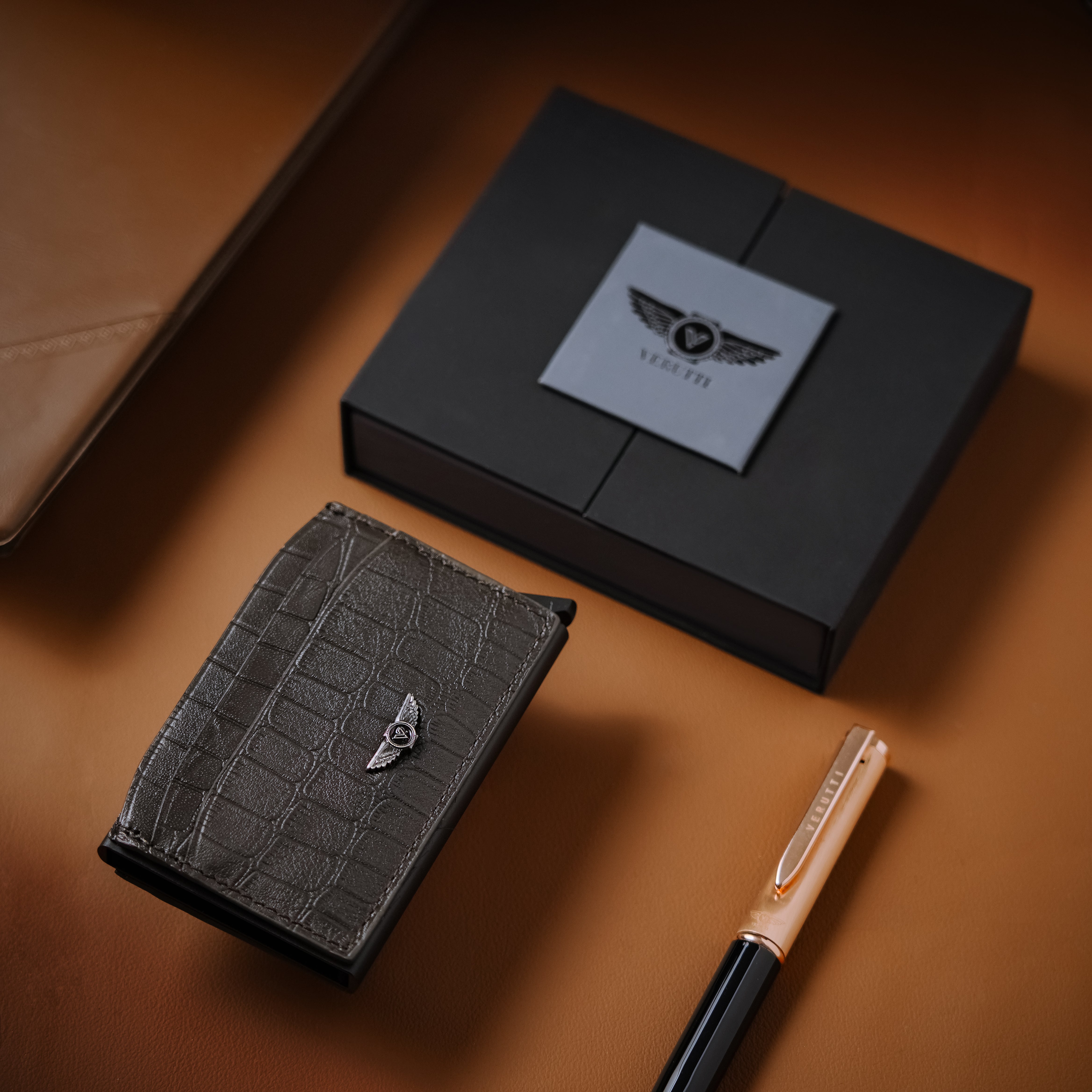 Men’s Genuine Leather Wallet – Brown Croc-Embossed Cowhide – VRW-1014-3