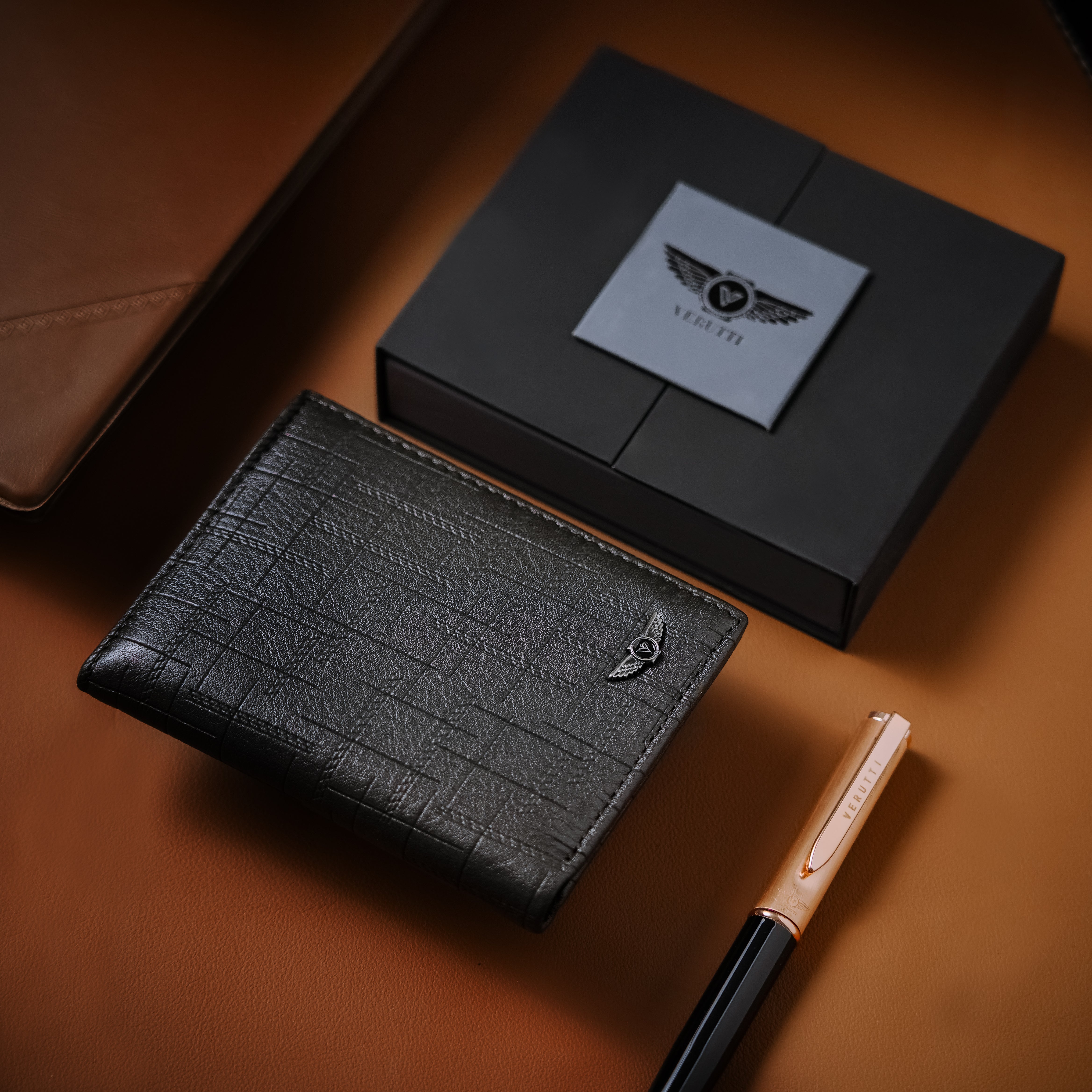 Men’s Genuine Leather Vertical Wallet – Brown Geometric Embossed – Verutti VRW-5002-2