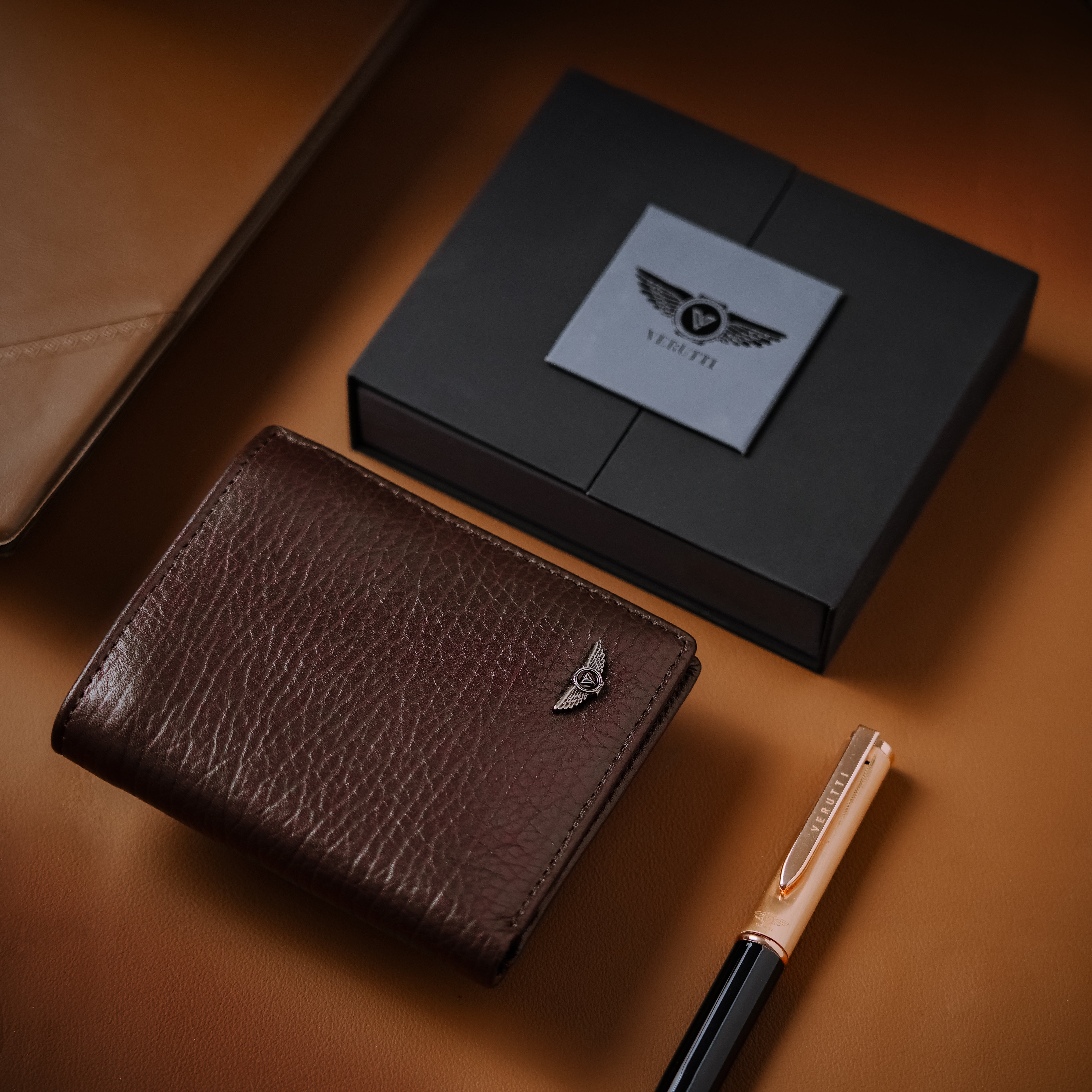 Men’s Genuine Leather Vertical Wallet – Brown Cowhide – Verutti VRW-5003-2