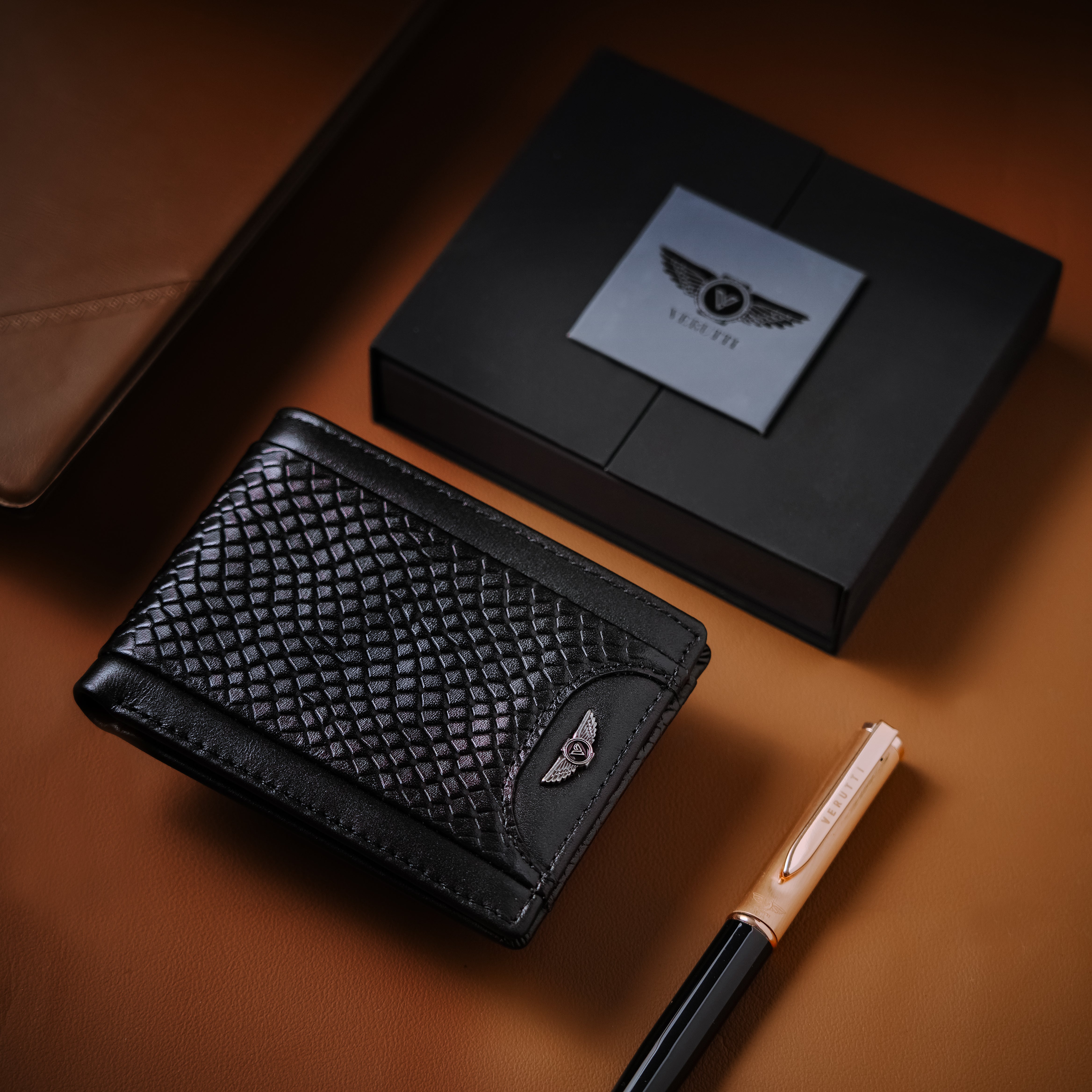 Men’s Genuine Leather Wallet – Black Snake Embossed – Verutti VRW-5004-1