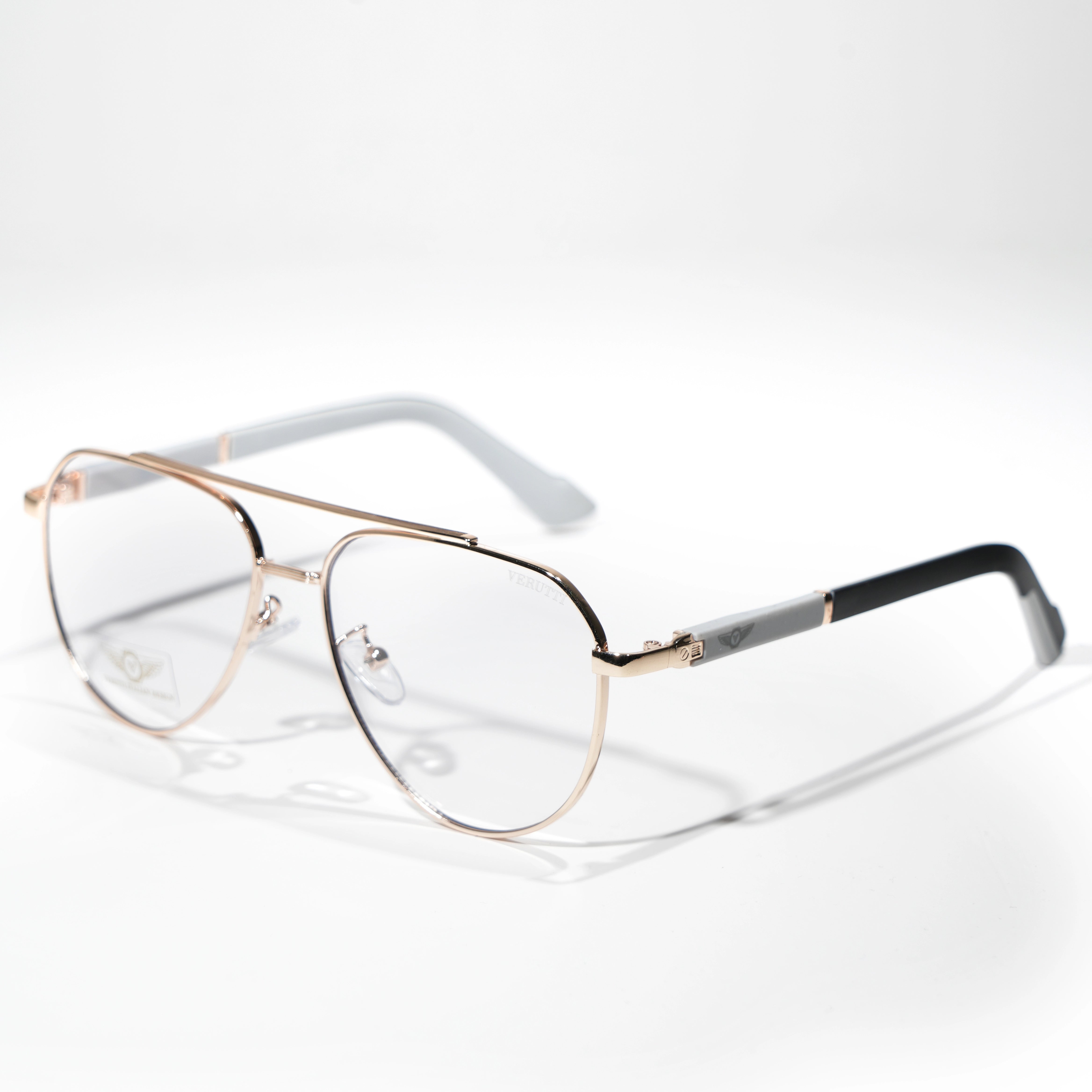 Gold optical frame by Italian Brand Verutti, Model BZ9017
