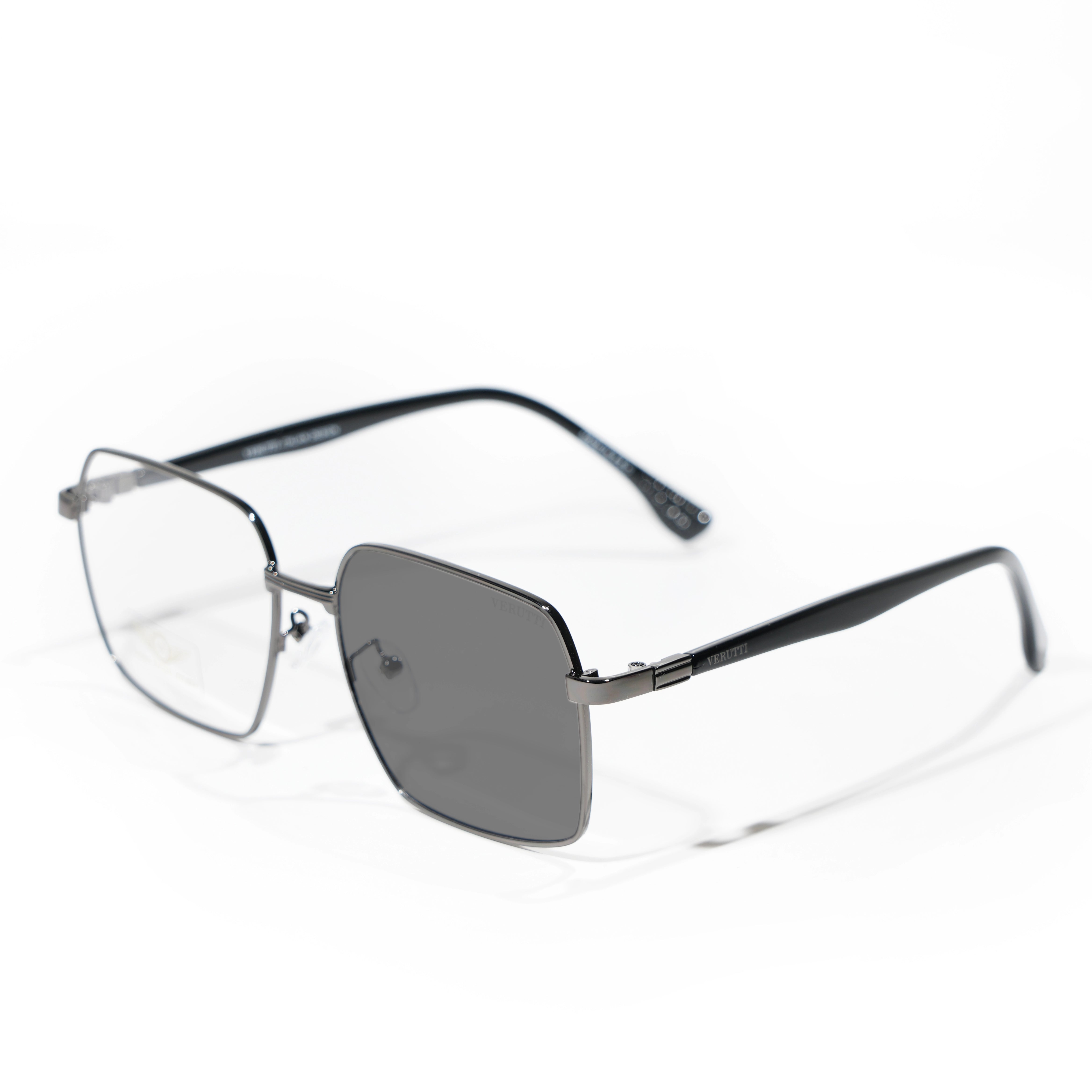 Gray Photochromic lenses frame by Italian Brand Verutti, Model LP9475
