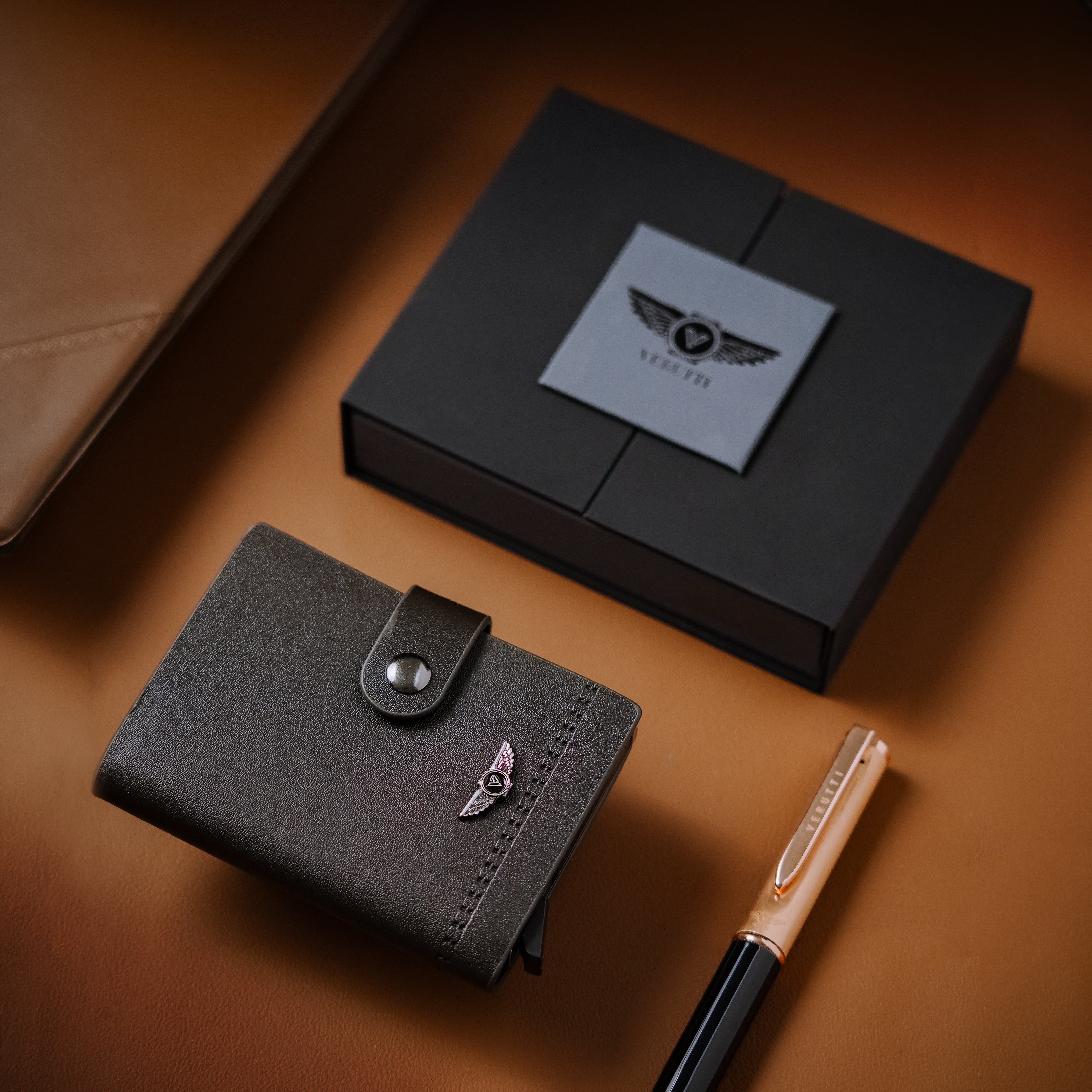 Men’s Leather Wallet – Brown Cowhide – Verutti VRW-1012-3