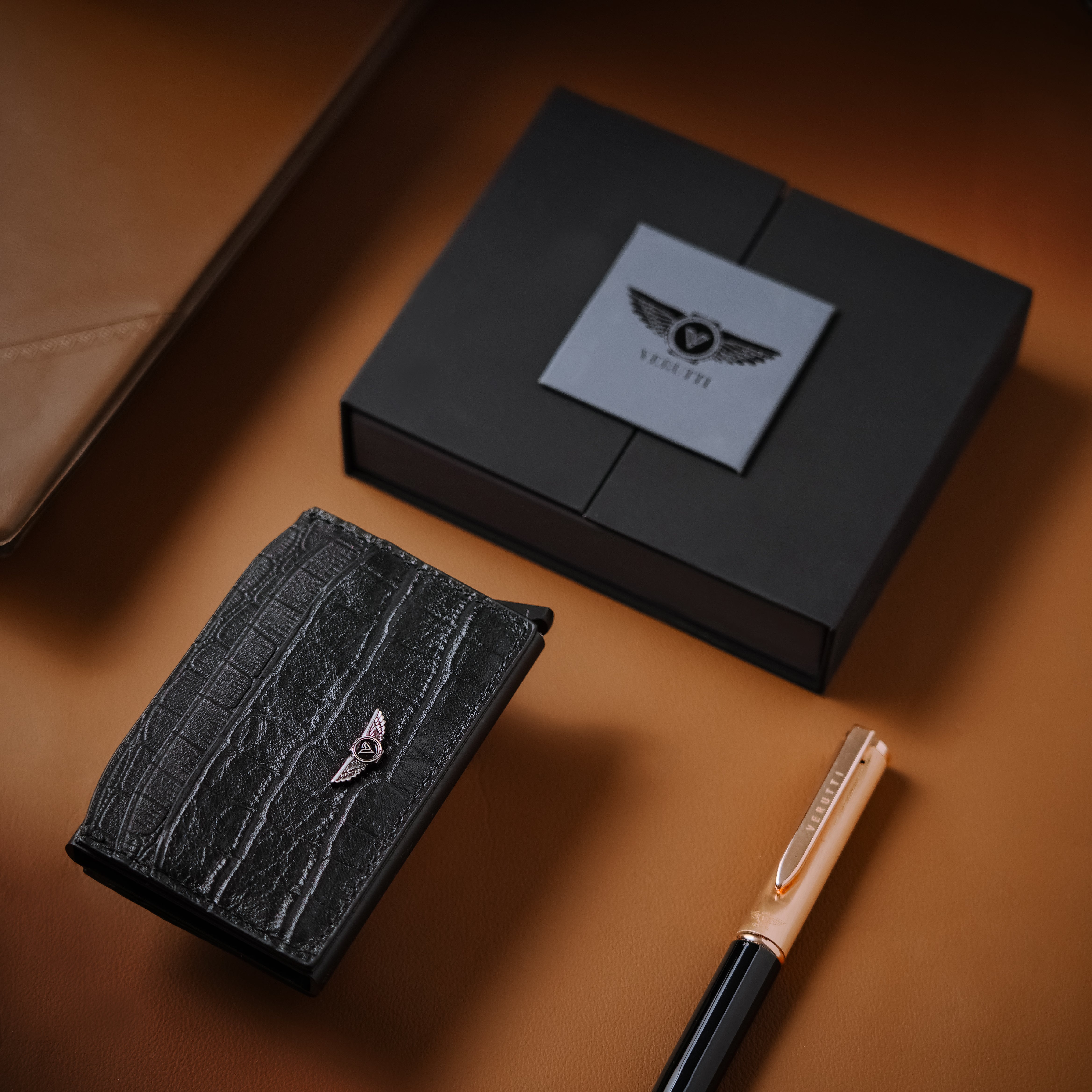 Men’s Genuine Leather Wallet – Black Croc-Embossed Cowhide – VRW-1014-2