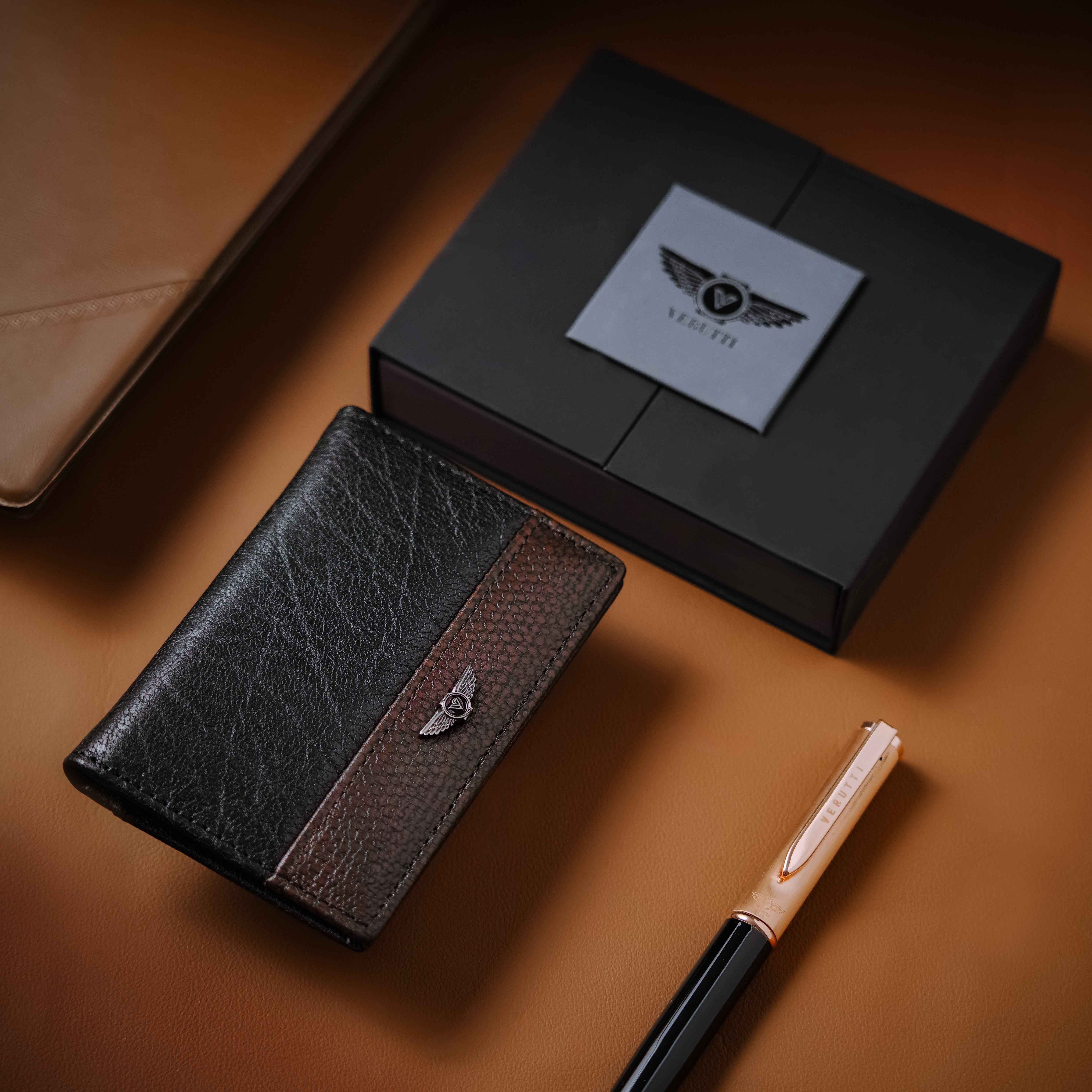 Men’s Leather Wallet –Black and Brown Cowhide – Verutti VRW-5008-1